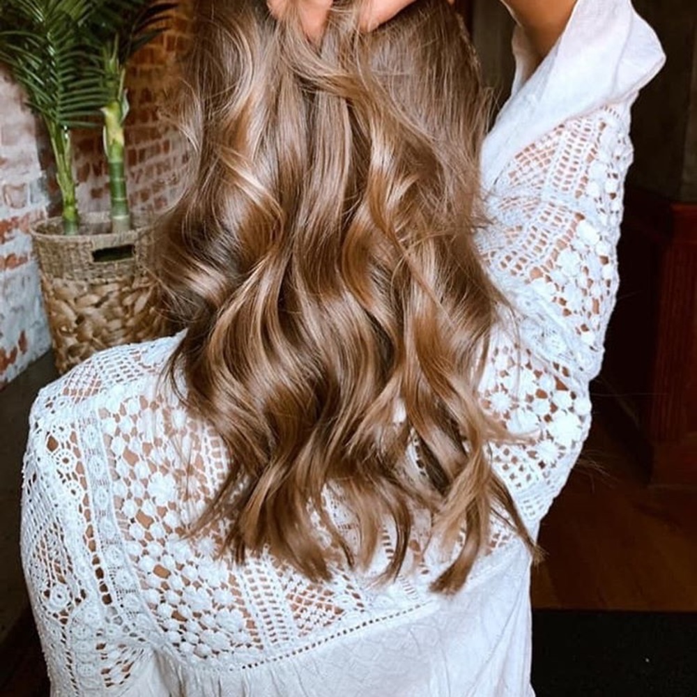 Flowy lace boutique blouse